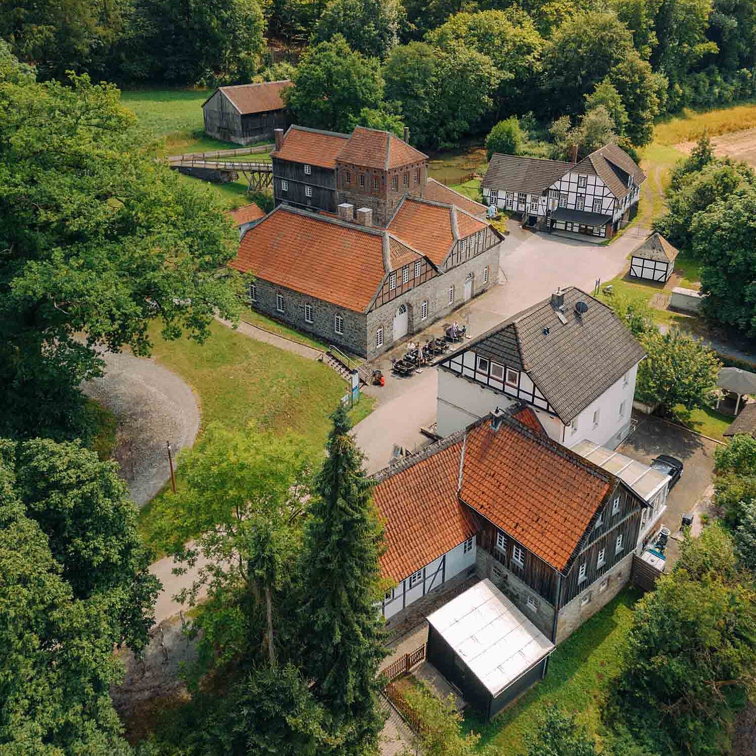 Luftbild der Luisenhütte im Märkischen Sauerland