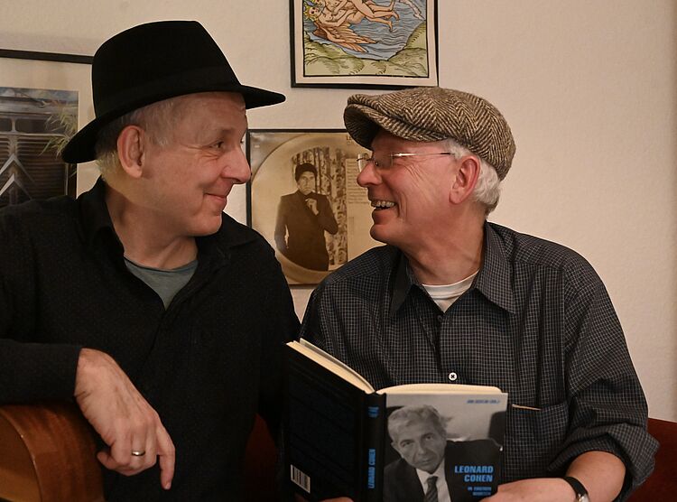 Lutz Debus (Gitarre, Bass, Gesang) und Holger Jenrich (Texte), Fotocredits Ulrich Pietsch