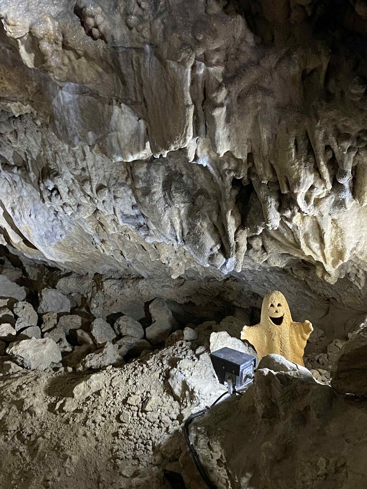 HUCH! Ein weiteres Höhlengespenst auf meinem Weg durch die Dechenhöhle