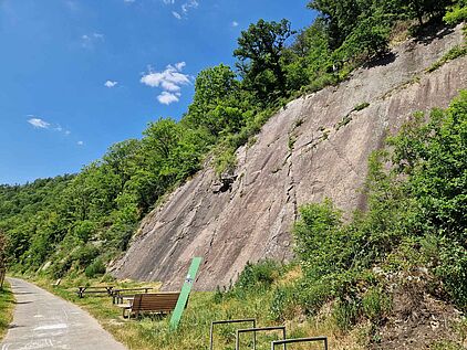 Kletterfelsen Lenneplatte in Werdohl im Märkischen Sauerland Kletterfelsen Lenneplatte in Werdohl im Märkischen Sauerland