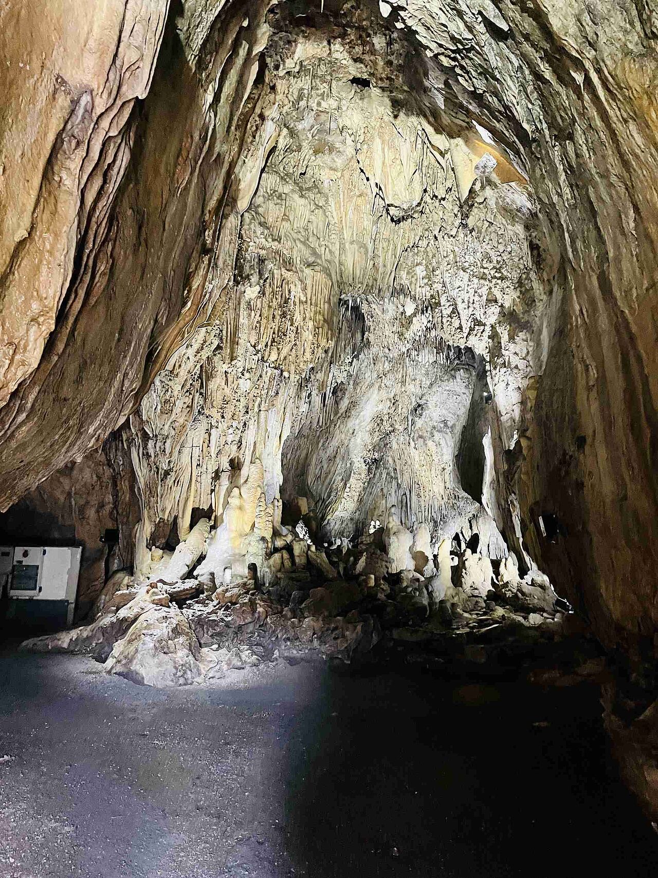 Der eindrucksvolle Eingang zur Kapelle