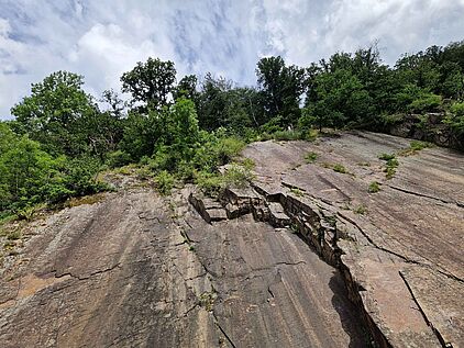 Kletterfelsen Lenneplatte in Werdohl im Märkischen Sauerland Kletterfelsen Lenneplatte in Werdohl im Märkischen Sauerland