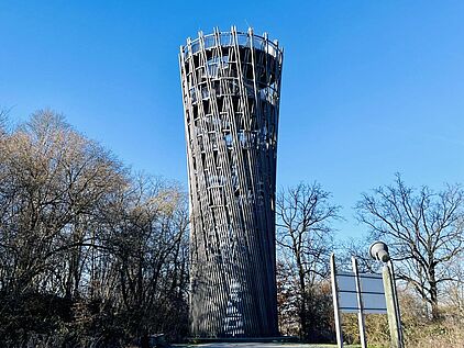 Der imposante Jübergturm