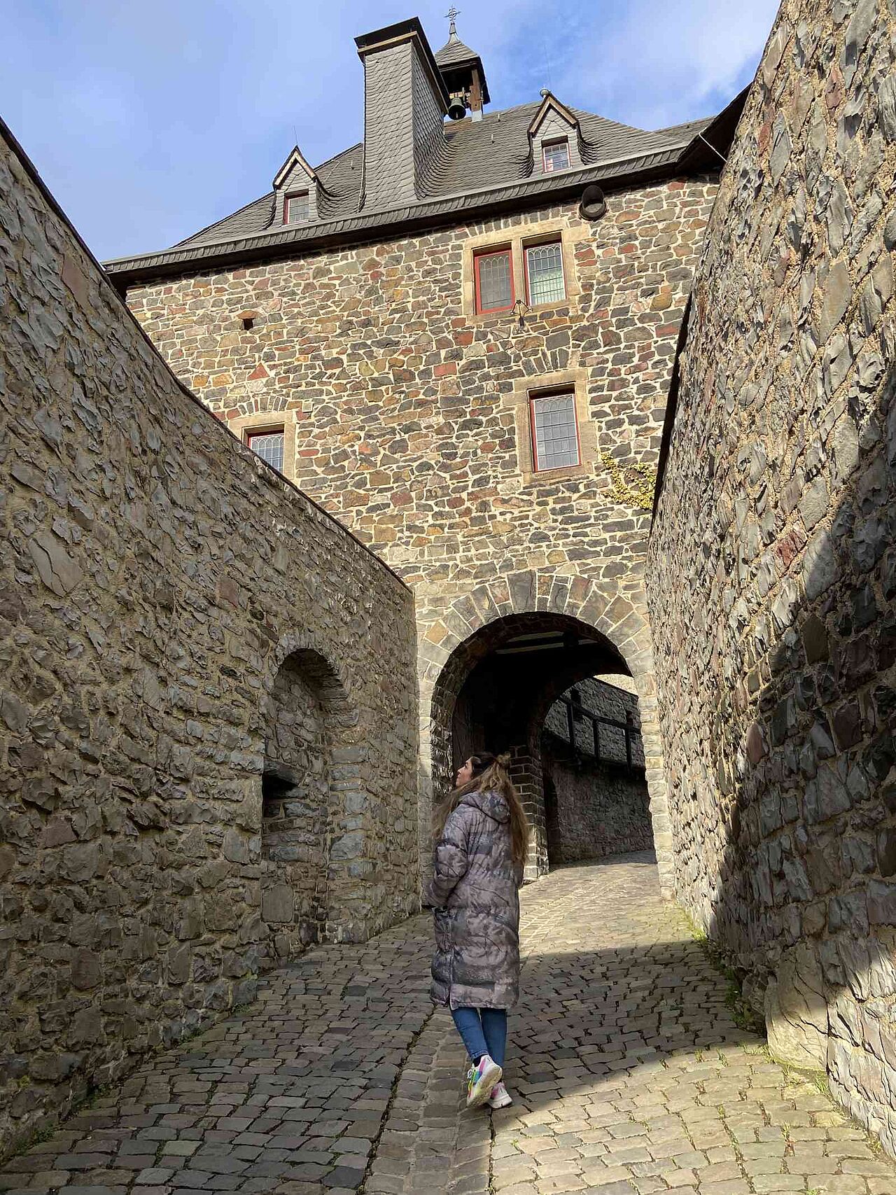 Wer wohl alles diesen Weg vor mir beschritten hat? Wer wohl alles diesen Weg vor mir beschritten hat?