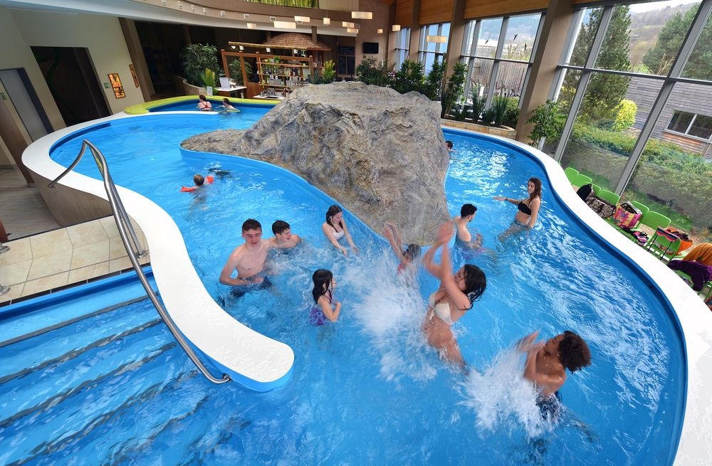 Erlebnisbad und Rutschen-Gigant AquaMagis Erlebnisbad und Rutschen-Gigant AquaMagis