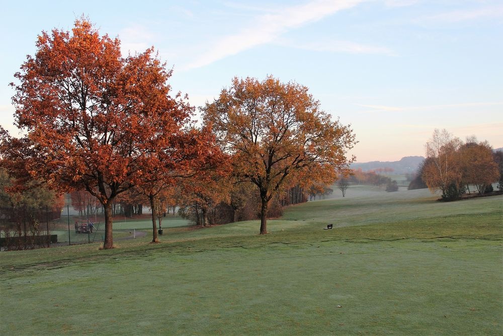 Golfspielen mit tollem Ausblick Golfspielen mit tollem Ausblick