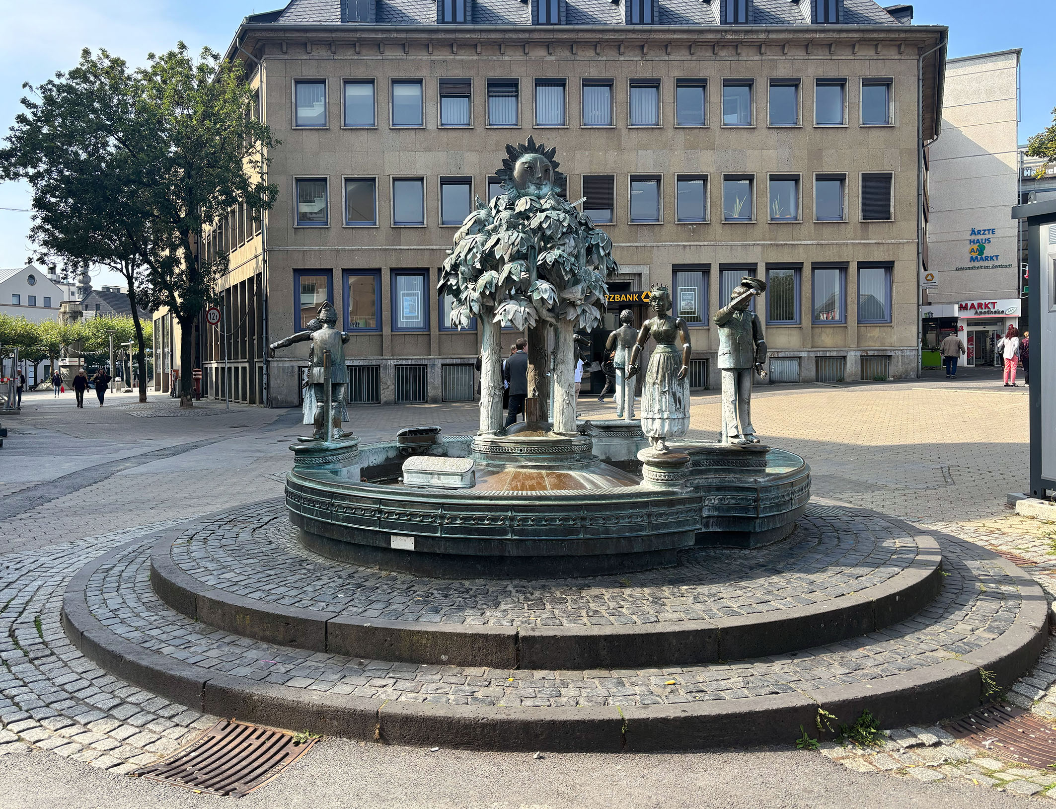Brunnen Lebensfreude b.jpg Brunnen Lebensfreude b.jpg