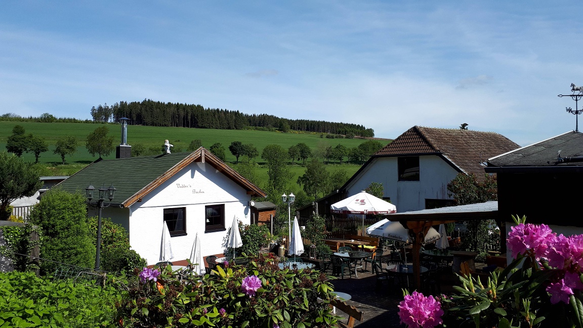 Rustikaler Biergarten - © Café-Restaurant Vedder Rustikaler Biergarten - © Café-Restaurant Vedder
