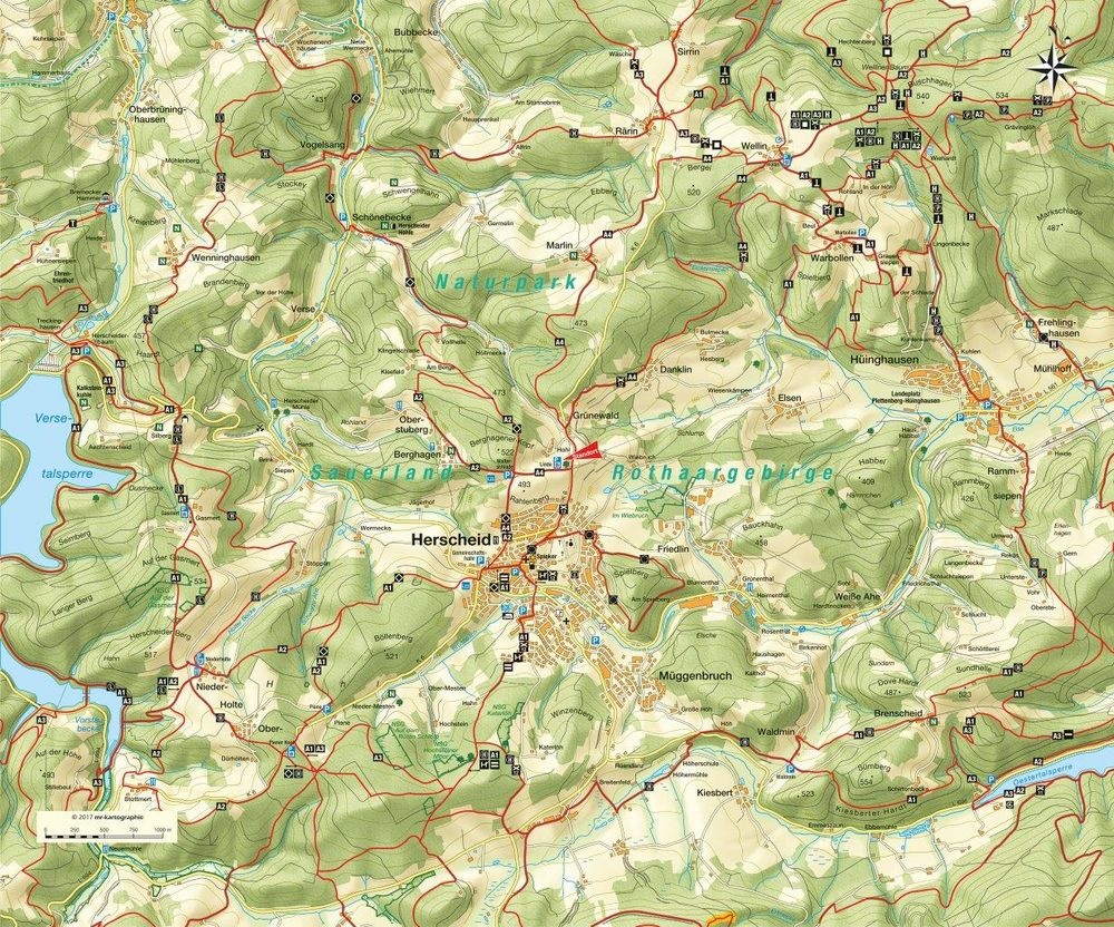 Wanderinformationstafel am Wanderparkplatz Linde Wanderinformationstafel am Wanderparkplatz Linde