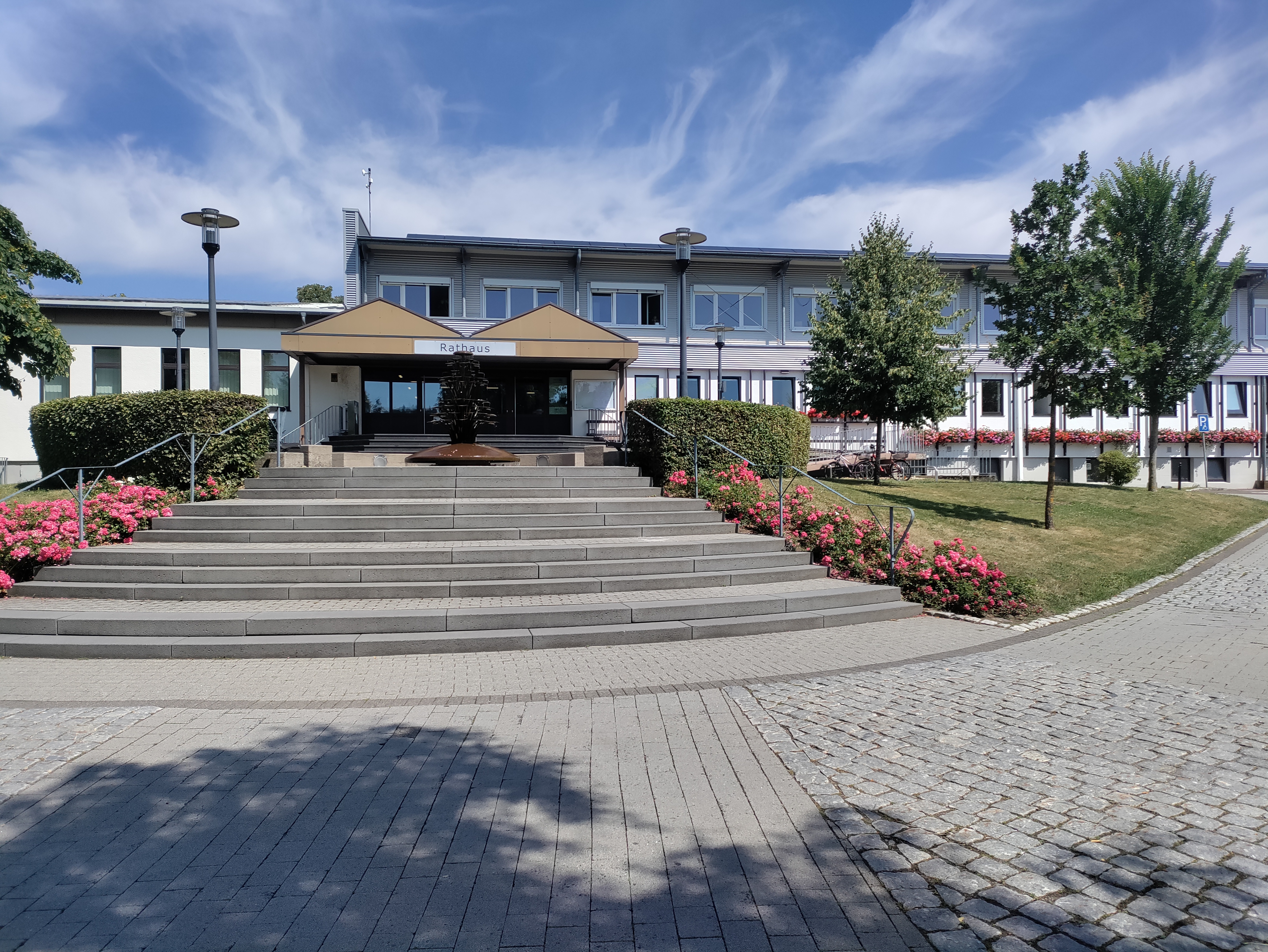 Treppenaufgang zum Eingang Rathaus Treppenaufgang zum Eingang Rathaus