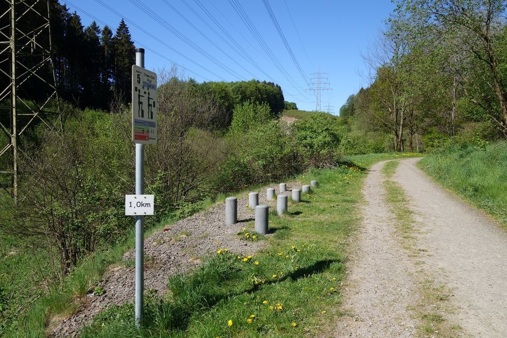 Ein Hinweisschild weisst die Sportler auf die mögl Ein Hinweisschild weisst die Sportler auf die mögl