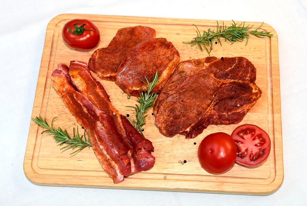 Beispiel für Grillfleischangebot im Hofladen Stork Beispiel für Grillfleischangebot im Hofladen Stork