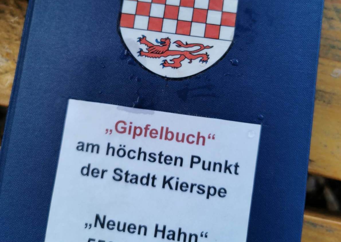 Neuen Hahn - Gipfelbuch Neuen Hahn - Gipfelbuch