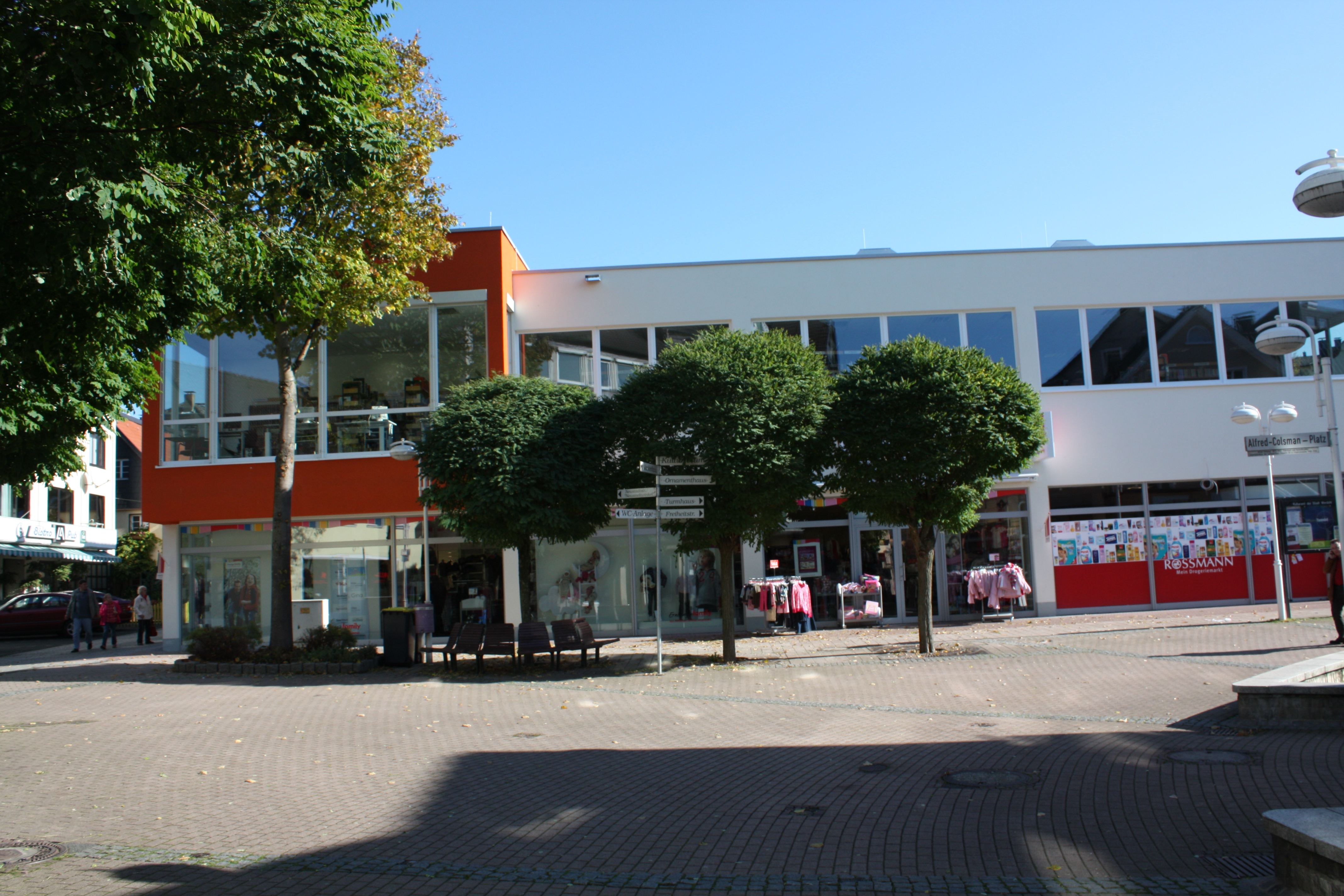 Werdohl_Stadtbücherei_Eingangsbereich.jpg Werdohl_Stadtbücherei_Eingangsbereich.jpg