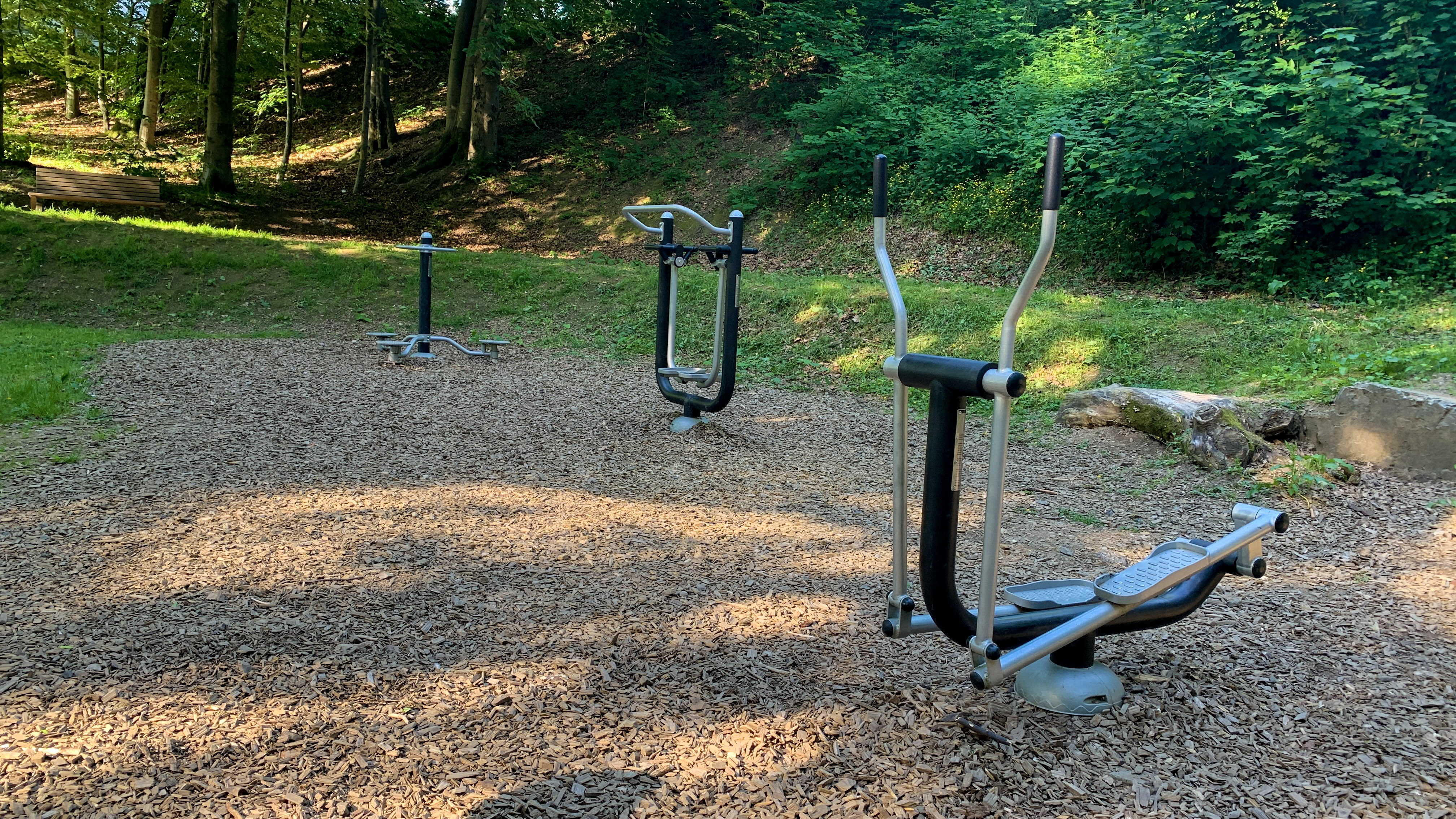 Outdoor-Fitnessgeräte im Volkspark Meinerzhagen Outdoor-Fitnessgeräte im Volkspark Meinerzhagen