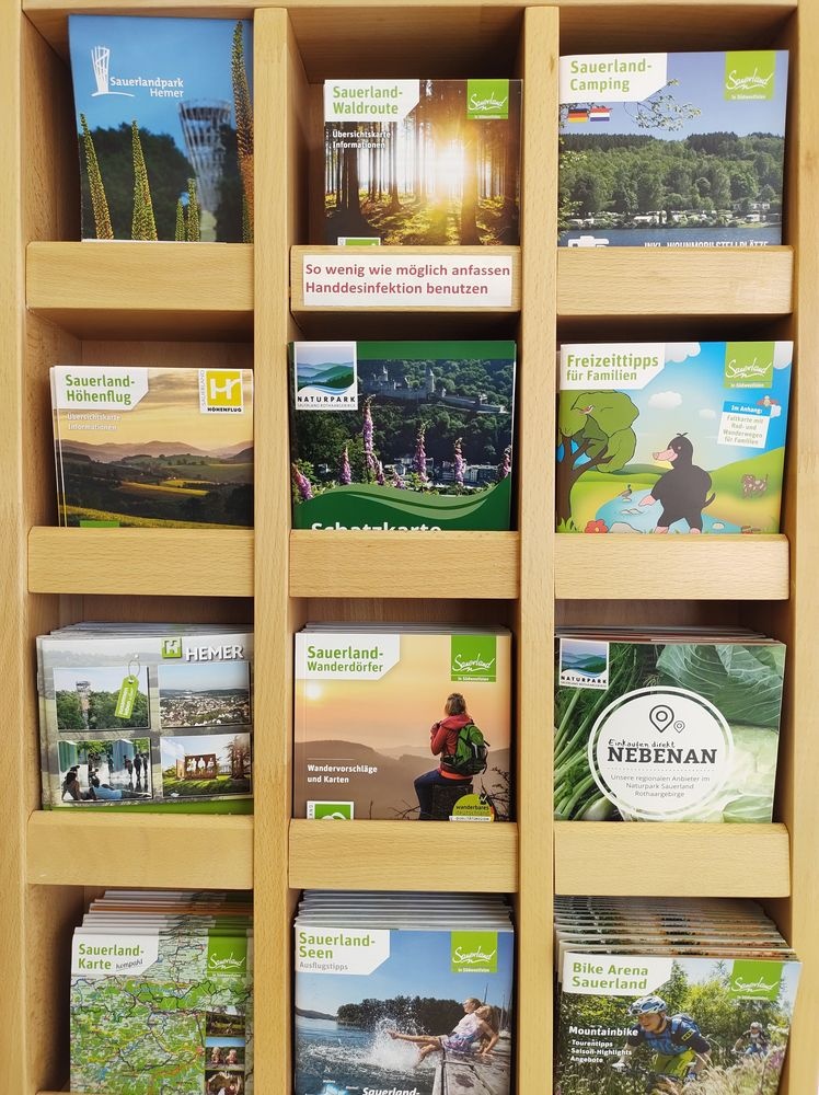 Vielfältige Printprodukte stehen für den Gast zur Vielfältige Printprodukte stehen für den Gast zur