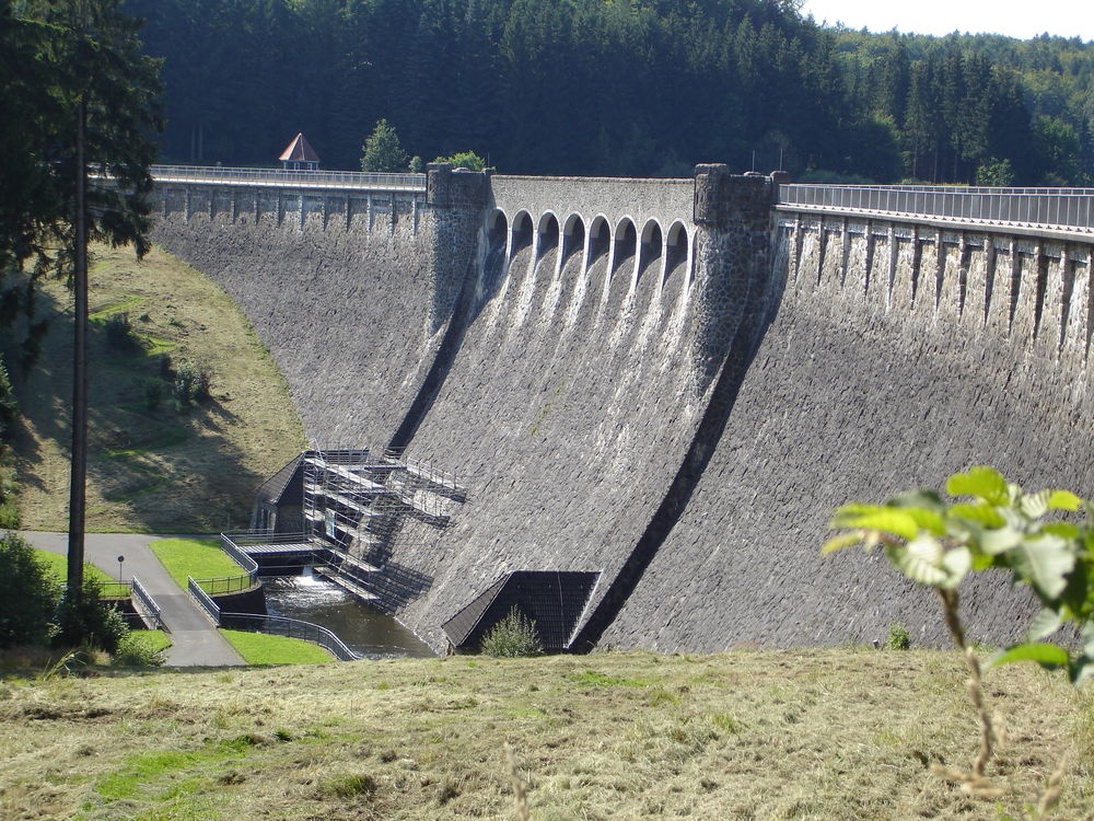 Sperrmauer Kerspetalsperre Sperrmauer Kerspetalsperre