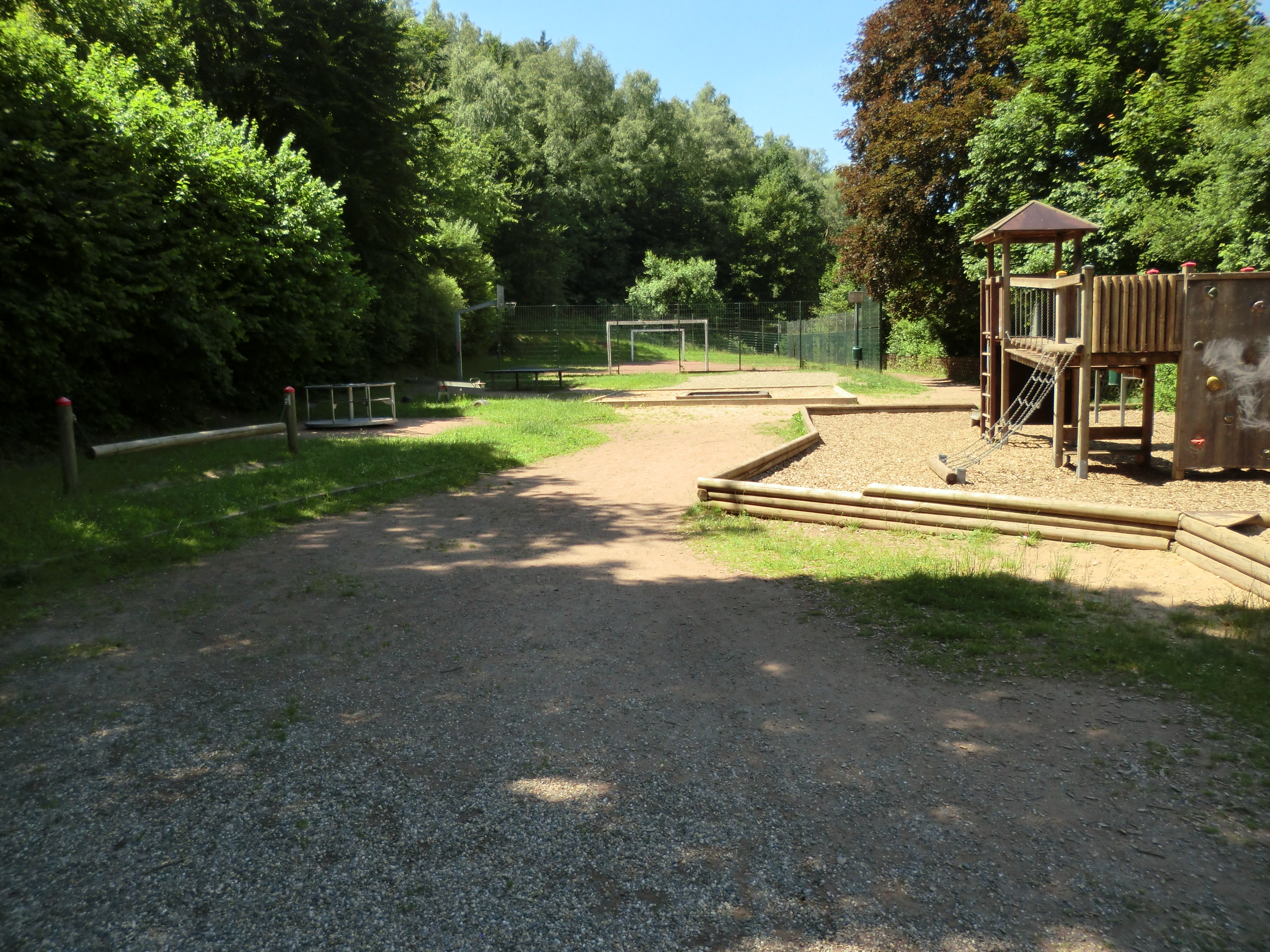 Werdohl_Spiel-und Bolzplatz Meilerstraße.JPG Werdohl_Spiel-und Bolzplatz Meilerstraße.JPG