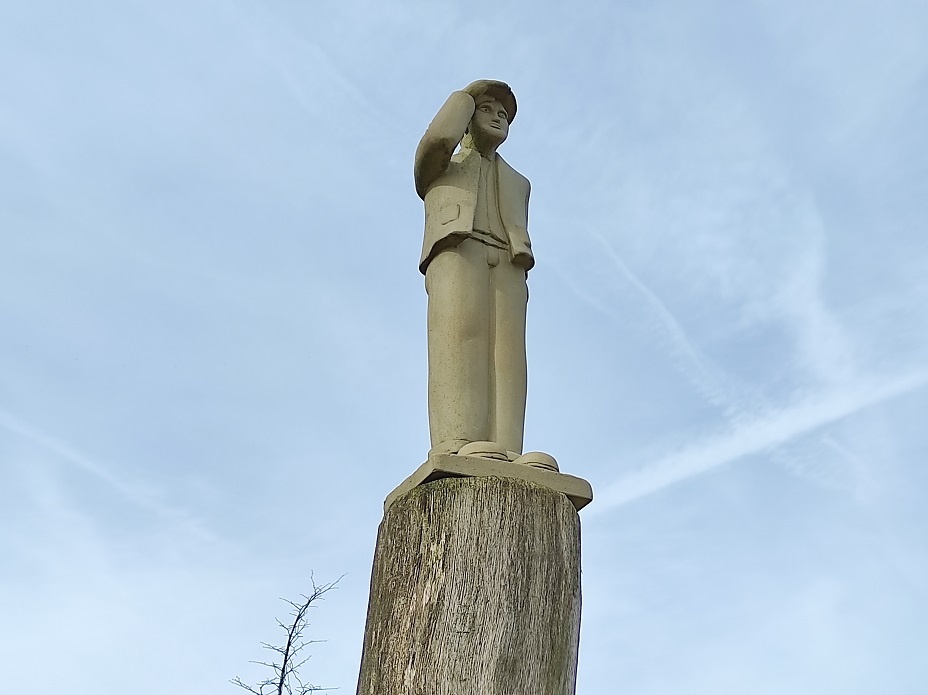 Scheuerpfahl Der in die Ferne schaut Scheuerpfahl Der in die Ferne schaut