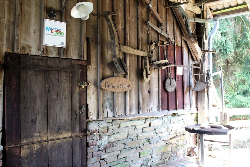 Die Knochenmühle gehört auch zum & Die Knochenmühle gehört auch zum &
