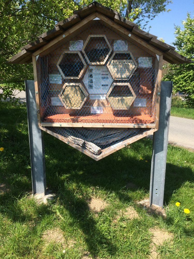 Insektenhotel am Wanderparkplatz Insektenhotel am Wanderparkplatz