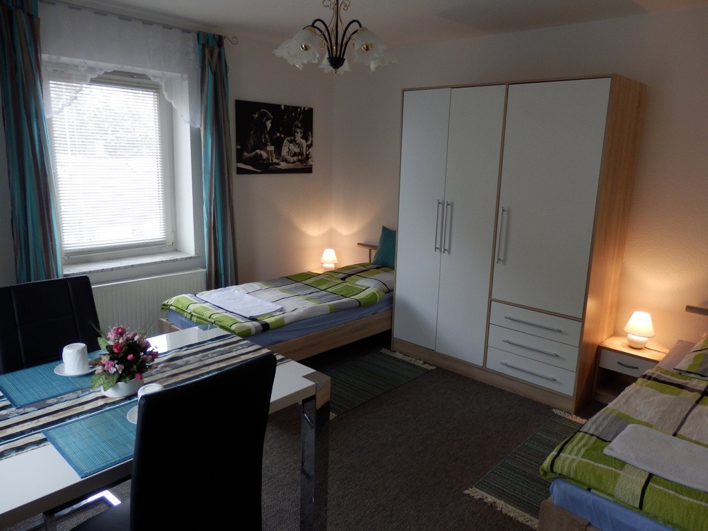Gästezimmer Einzelbetten - © Gaststätte Zur Neustadt Gästezimmer Einzelbetten - © Gaststätte Zur Neustadt