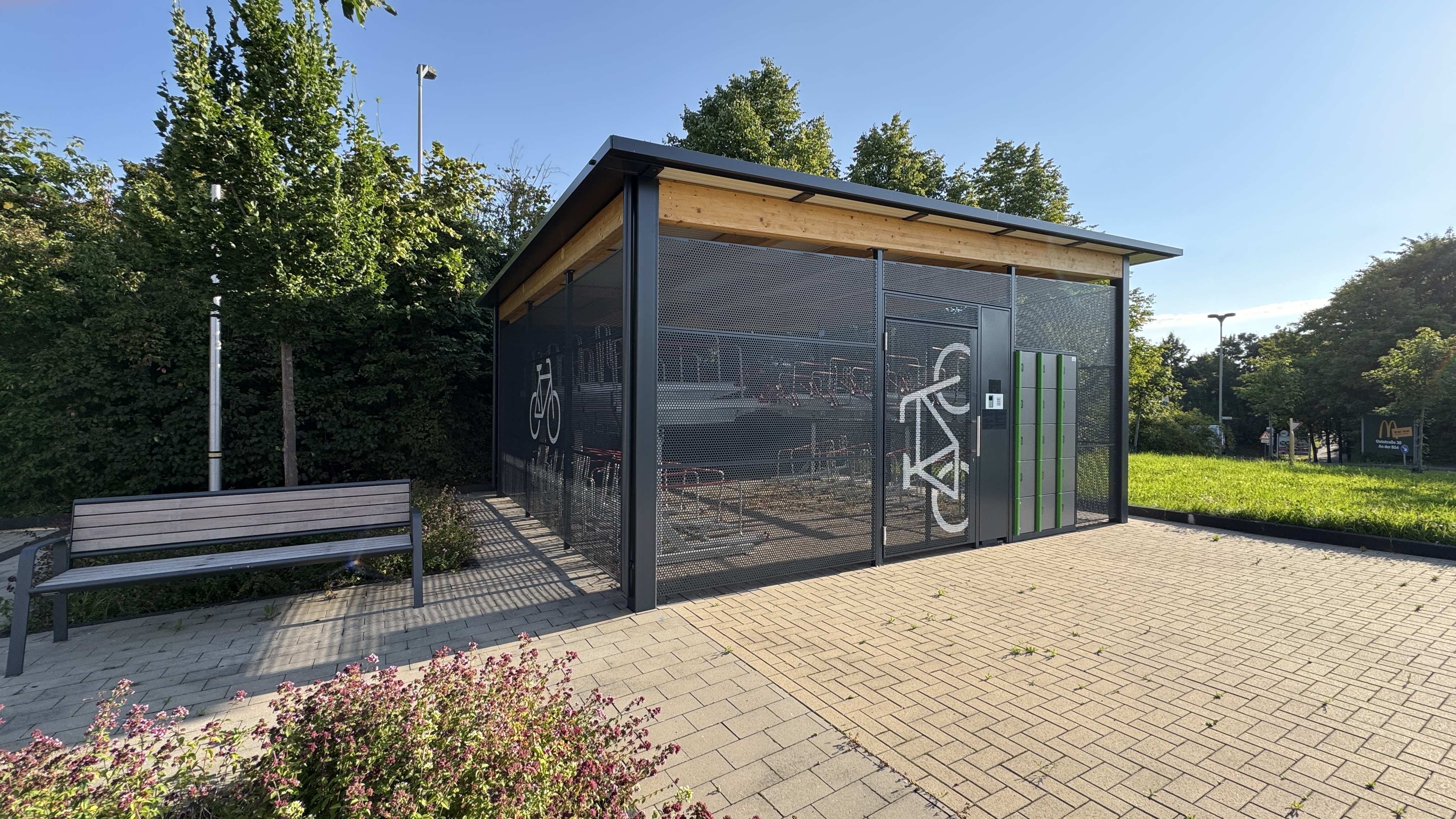 20250812 Fahrradabstellanlage Bahnhof MZ (c) Folak (3).JPG