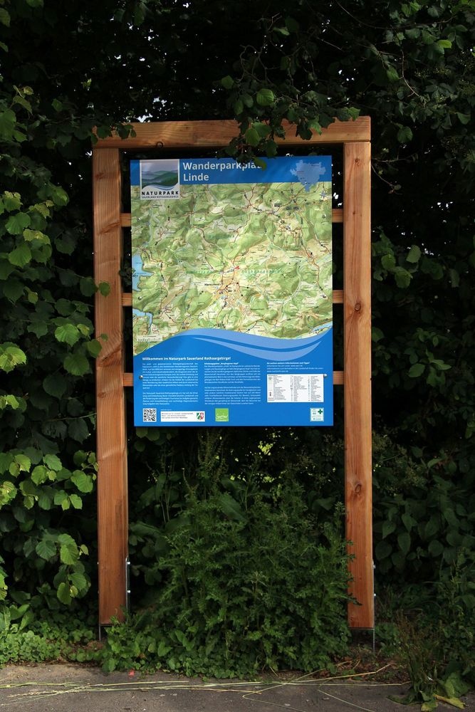 Informationstafel zum Wanderwegenetz vor Ort Informationstafel zum Wanderwegenetz vor Ort