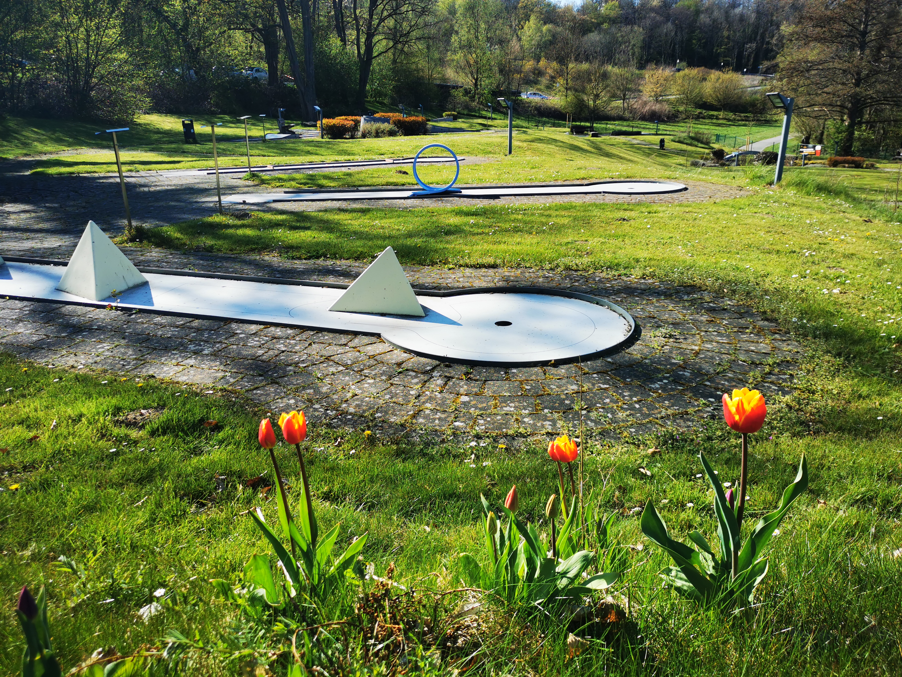 Minigolfanlage im Grünen