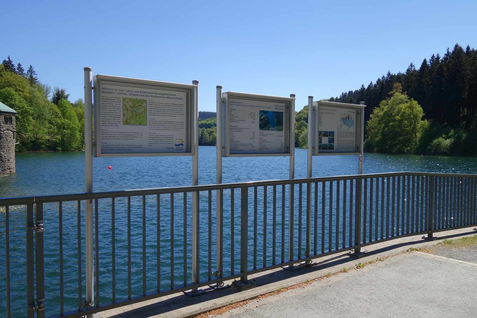 Die Infotafel des Lehrpfads findet man verteilt am Wegesrand Die Infotafel des Lehrpfads findet man verteilt am Wegesrand