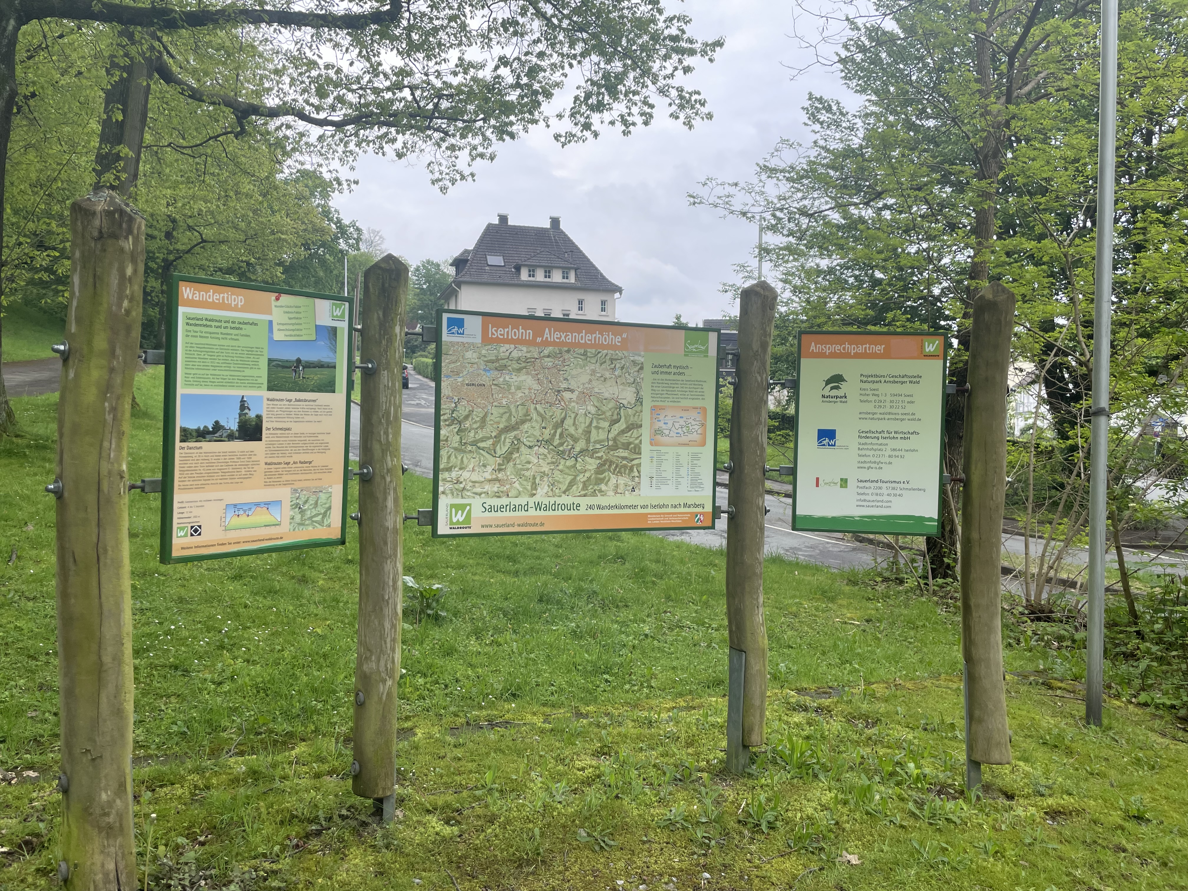 Tor zur Waldroute Iserlohn Alexanderhöhe Tor zur Waldroute Iserlohn Alexanderhöhe